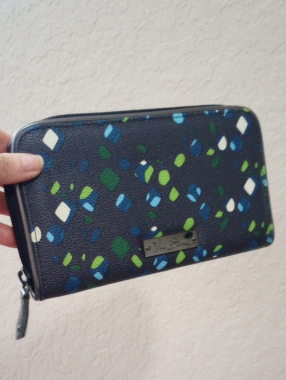 Vera Bradley Wallet & Two Scarf Bundle - Picture 8 of 8
